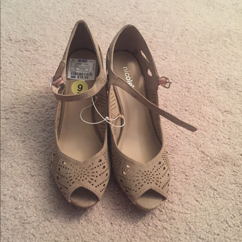 Brand new cut out wedges